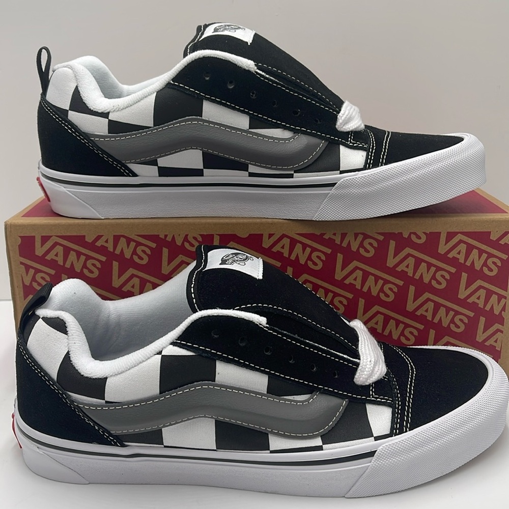 Vans Men’s Knu Skool
Mega Check Black
VN0009QCCJJ
Sneakers